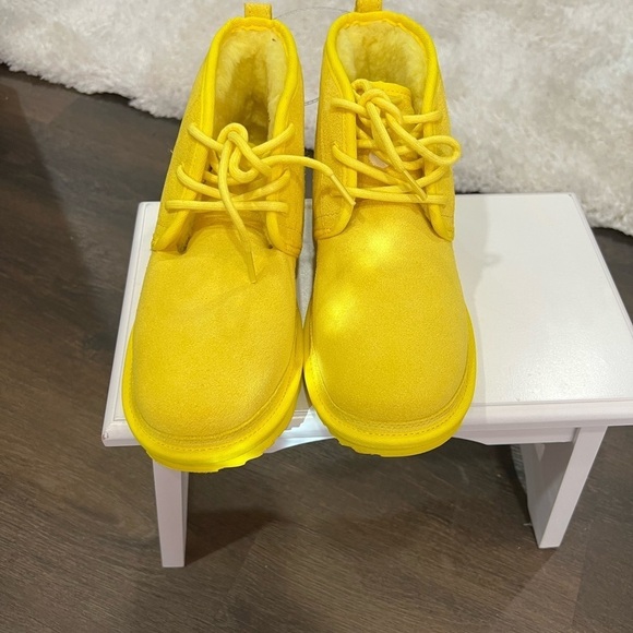 UGG Women's Neumel Fashion Boot - Picture 9 of 9